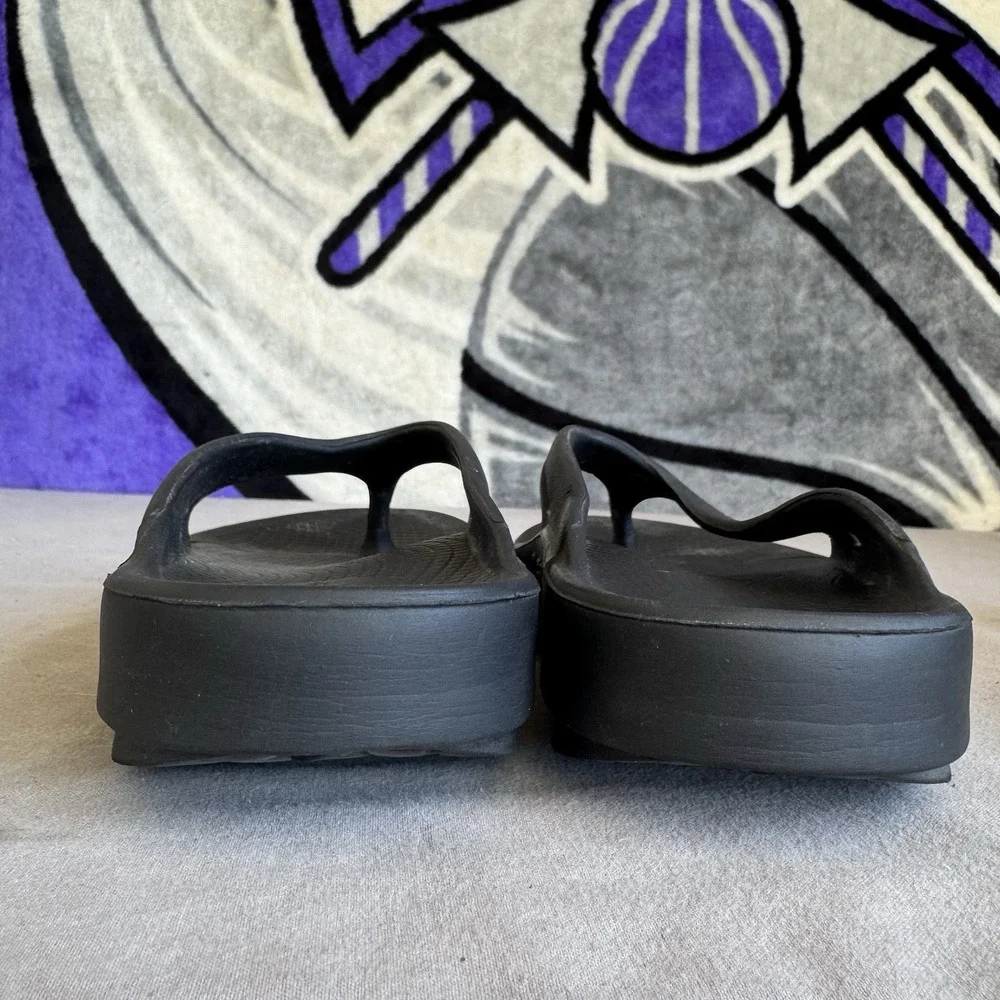 Size M6/W8 - Oofos Ooriginal Unisex Black Slides